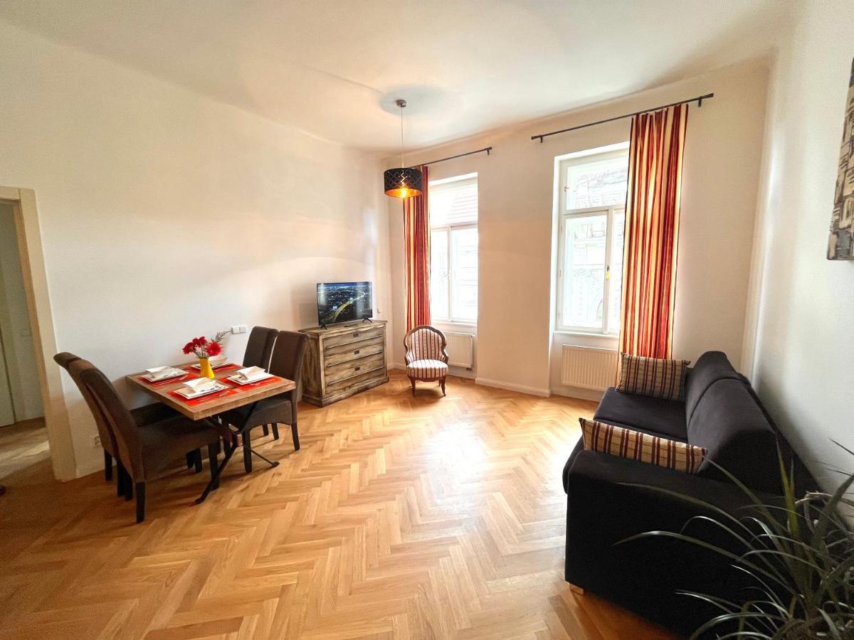 Amazing Apartment Zborovska براغ المظهر الخارجي الصورة