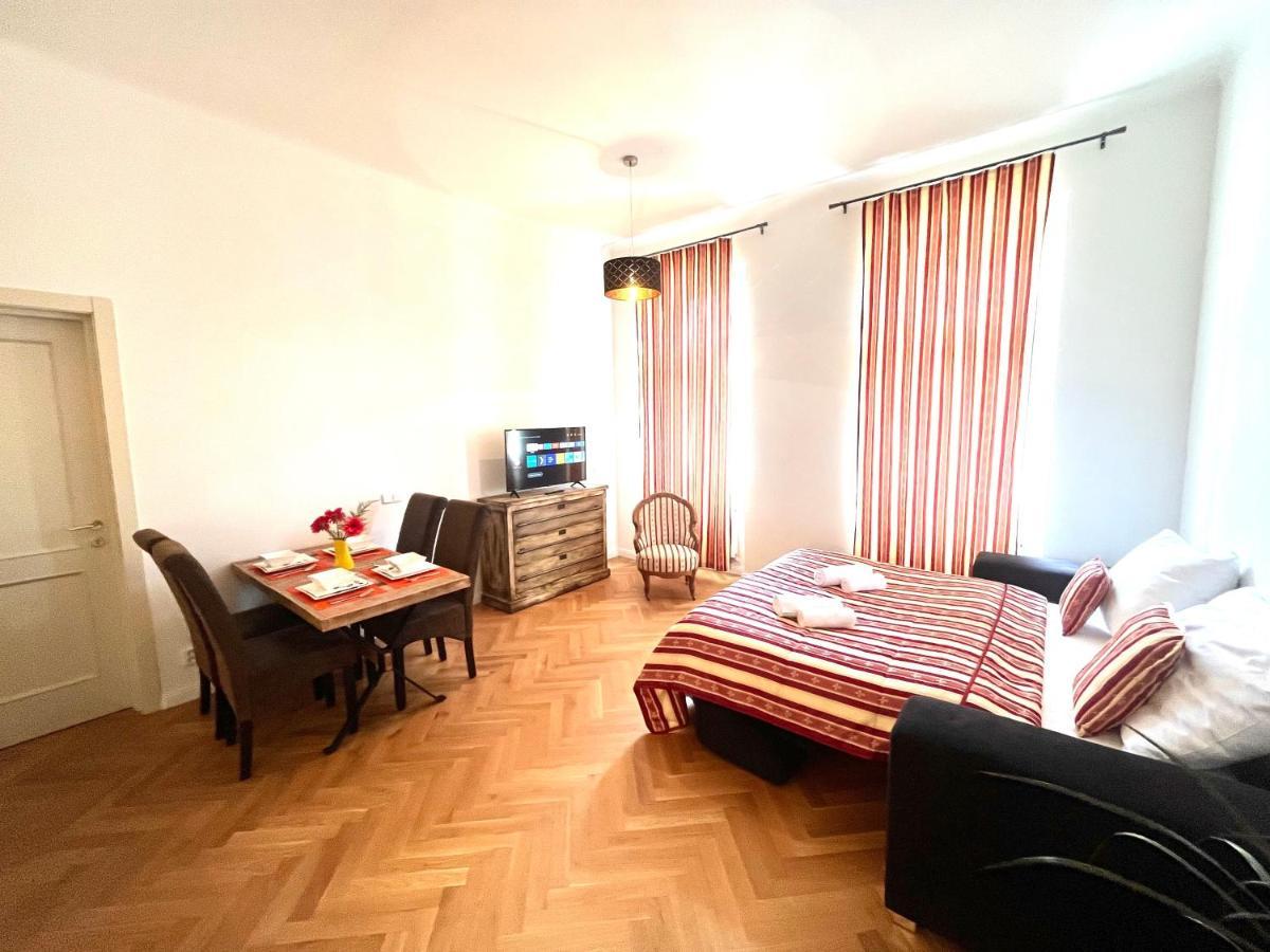 Amazing Apartment Zborovska براغ المظهر الخارجي الصورة