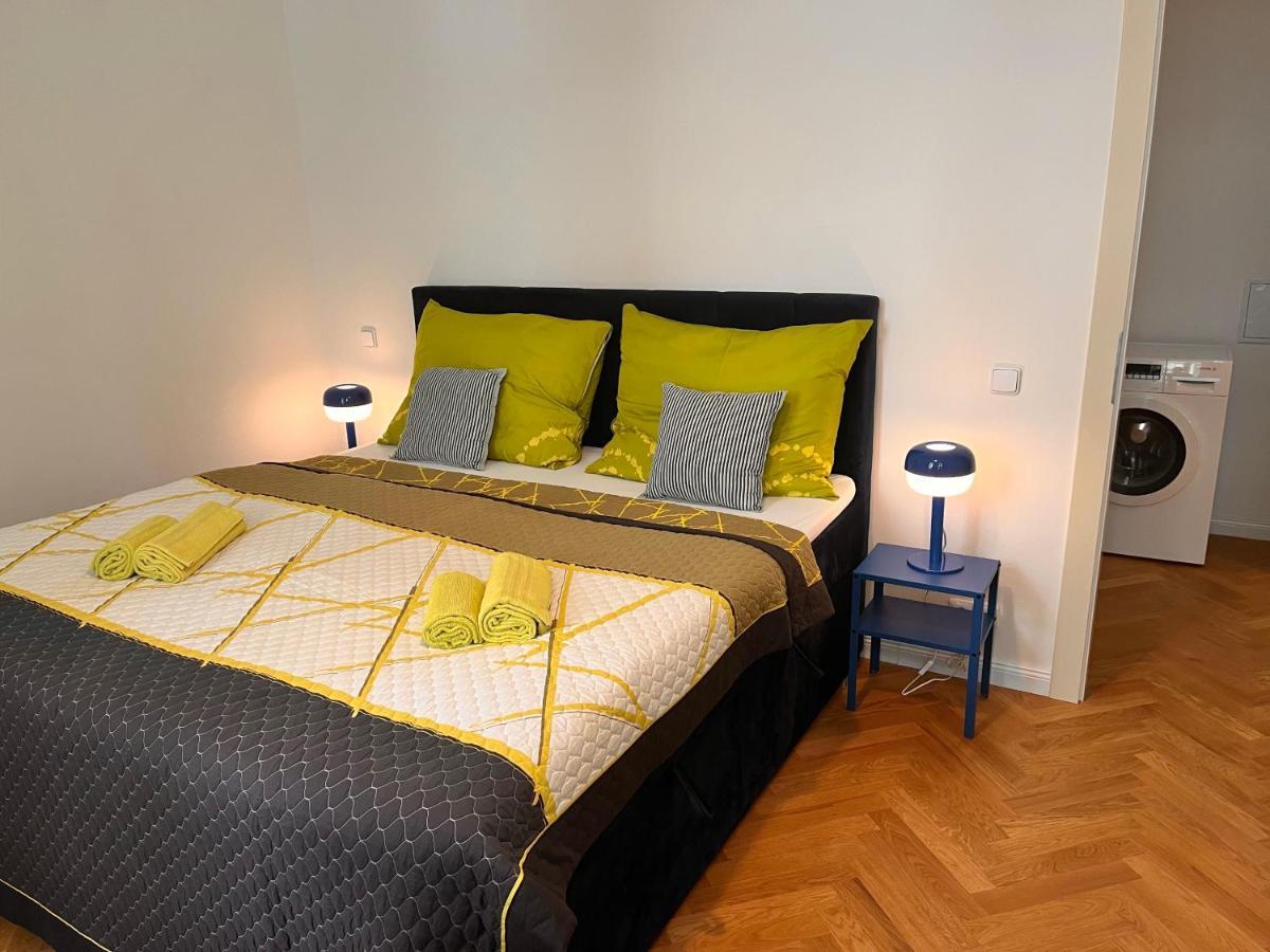 Amazing Apartment Zborovska براغ المظهر الخارجي الصورة